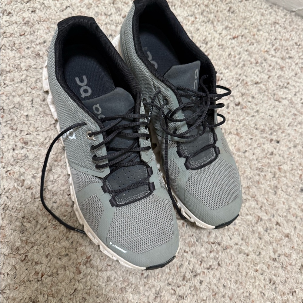 On Running Men's Black and Gray Athletic Shoes